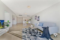 KOZYGURU NORTH RYDE MACQUARIE PARK 2 BEDROOM APT  FREE PARKING NNR009