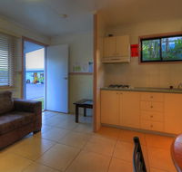 Kurrimine Beach Holiday Park - Foster Accommodation