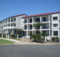 L'Amor Holiday Apartments - Foster Accommodation