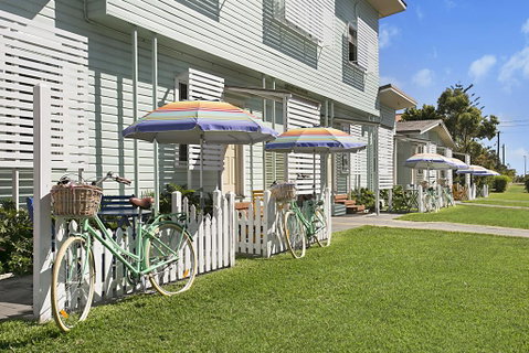 La Costa Beachside Motel - Foster Accommodation 0