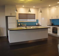 Laguna View - Foster Accommodation