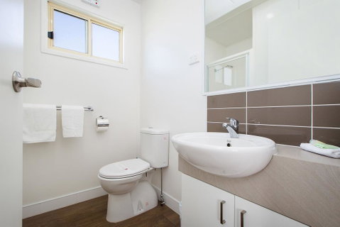 Lake Hume Tourist Park - Foster Accommodation 3