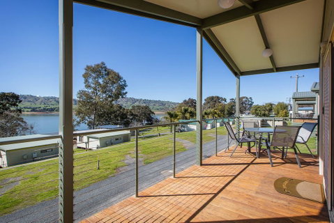 Lake Hume Tourist Park - Foster Accommodation 1