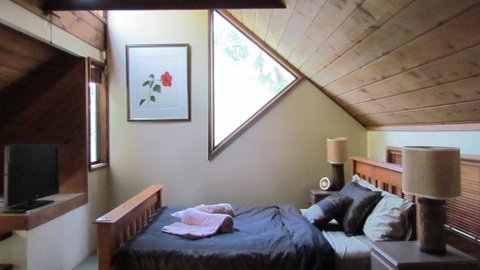 Lake Russell Luxury Retreat - Foster Accommodation 3