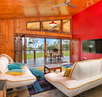 Lake Tinaroo Waterfrontage - Foster Accommodation