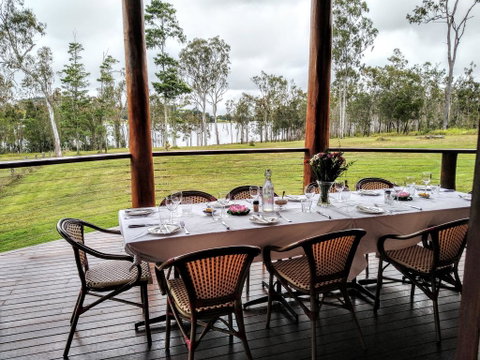 Lake Tinaroo Waterfrontage - Foster Accommodation 1