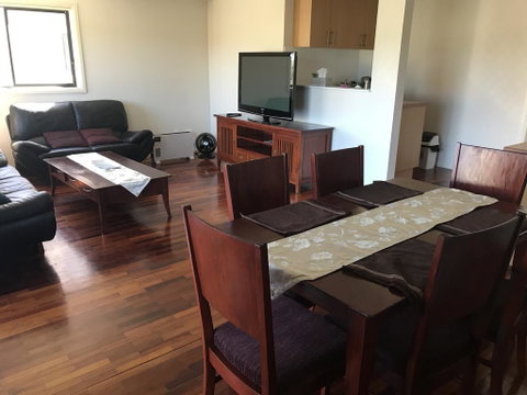 Lake Vista - Foster Accommodation 3