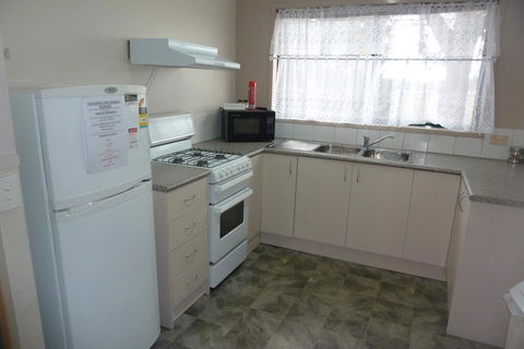 Lakes Entrance Country Cottages - Foster Accommodation 3