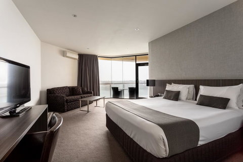 Lakes Hotel - Foster Accommodation 1