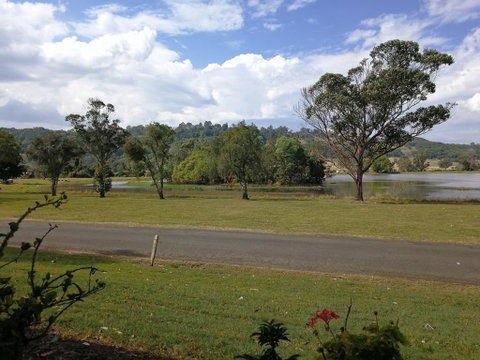 Lakeside Lodge Motel - Foster Accommodation 1