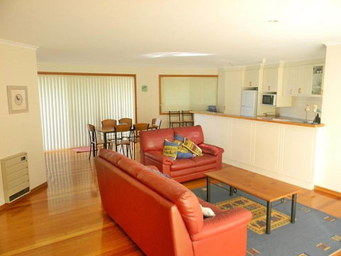 LAKESIDE2 - Foster Accommodation 2