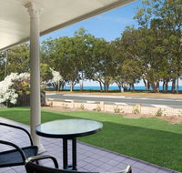 Large family waterfront home with room for a boat - Welsby Pde Bongaree - Foster Accommodation