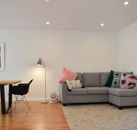 Light And Airy North Bondi Apartment - Foster Accommodation