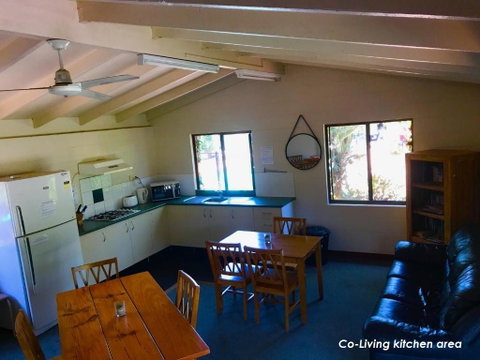 Lilyponds Holiday Park - Foster Accommodation 2