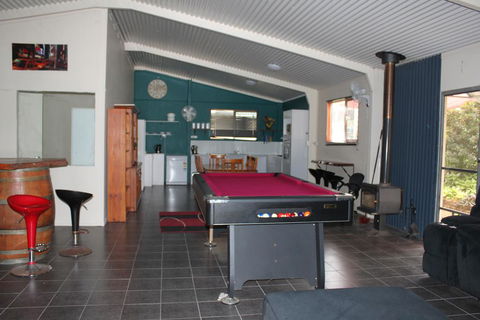 Linga Longa Spiritual Retreat - Foster Accommodation 2