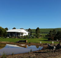 Linger Longer Cottages - Foster Accommodation