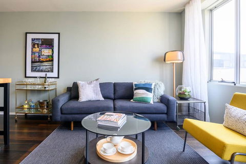 LUCY Stylish City Vibe And Views - Foster Accommodation 0