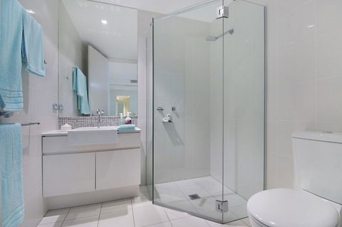 LUXURY BALE PENTHOUSE & JACUZZI SPA 1328 NORTH CULTURE - Foster Accommodation 2