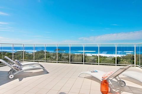 LUXURY BALE PENTHOUSE & JACUZZI SPA 1328 NORTH CULTURE - Foster Accommodation 0