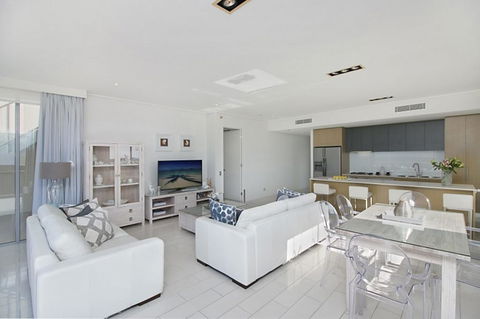 LUXURY BALE PENTHOUSE & JACUZZI SPA 1328 NORTH CULTURE - Foster Accommodation 3