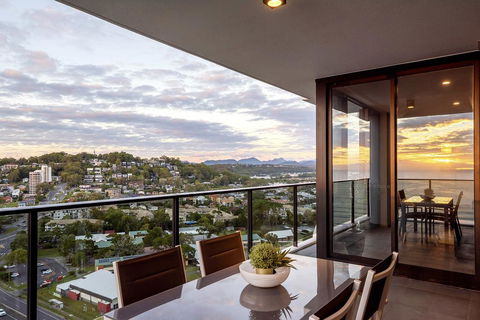 Luxury Beachfront Sky Home Exceptional Ocean Views - Foster Accommodation 1
