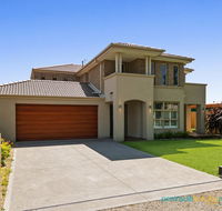 Luxury Coastal Escape - Foster Accommodation