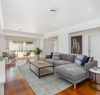 Luxury Family-size Home in Smart Beachside Suburb - Foster Accommodation