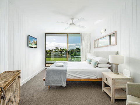 Luxury On The Hill, Noosa Heads - Foster Accommodation 2