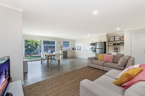 Lyons Cottage - A Quaint Whalers Cottage In Heart Of Port Fairy - Foster Accommodation 1