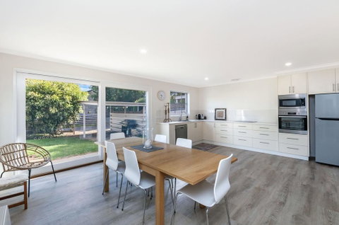 Lyons Cottage - A Quaint Whalers Cottage In Heart Of Port Fairy - Foster Accommodation 0