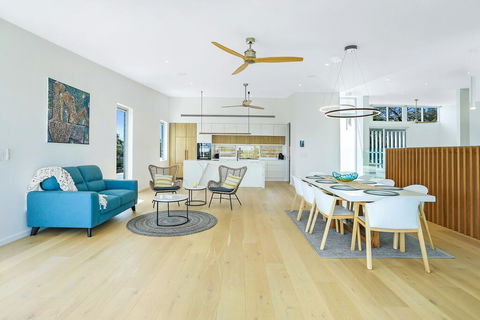 Magnificent Views On Arkana, Noosa Heads - Foster Accommodation 3