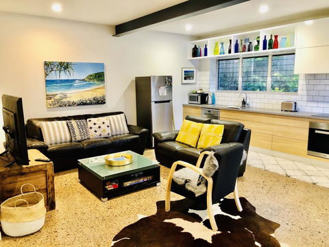 Malibu Apartment - Peregian Beach - Foster Accommodation 1