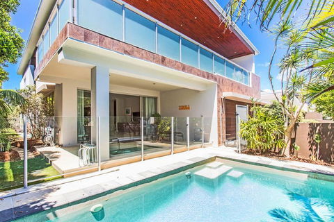 Malibu Beach House @ Corporate Boardies - Foster Accommodation 0