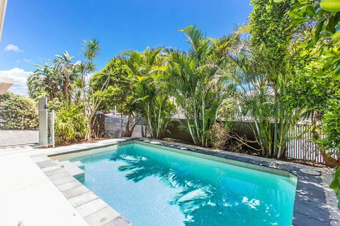 Malibu Beach House @ Corporate Boardies - Foster Accommodation 1