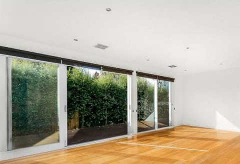 Malvern 3 Bedroom Home - Foster Accommodation 0