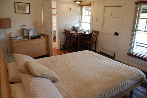 Mancuso Country Cottage Retreat - Foster Accommodation 3