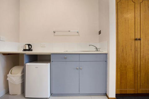Manifold Motor Inn - Foster Accommodation 1