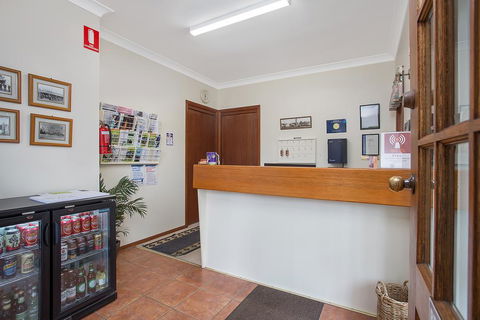 Manifold Motor Inn - Foster Accommodation 3