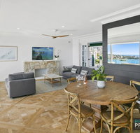 Manly Panorama - Northern Beaches Holiday House - Foster Accommodation