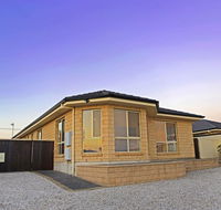 Marina Holiday Home - Foster Accommodation