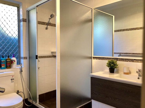 Massive Home (7 Mins To City) - Foster Accommodation 3