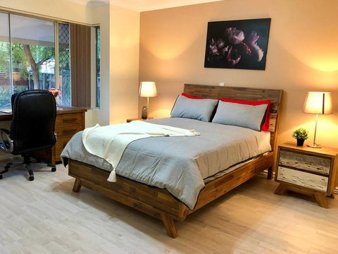 Massive Home (7 Mins To City) - Foster Accommodation 2