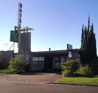Mayfield Motel - Foster Accommodation