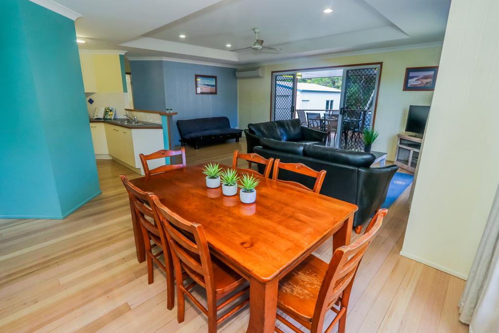 Mount Tom QLD Foster Accommodation