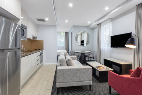 Meriton Suites North Ryde - Foster Accommodation 0