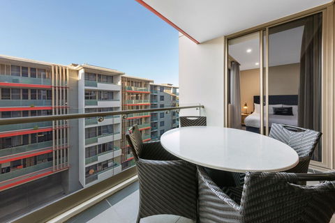 Meriton Suites North Ryde - Foster Accommodation 3