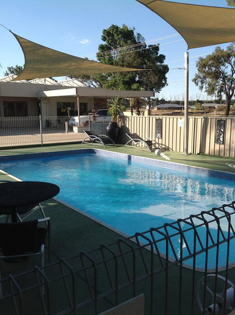 Mia Motel - Foster Accommodation 3