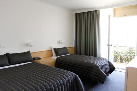 Mid City Motor Inn Queanbeyan - Foster Accommodation 3