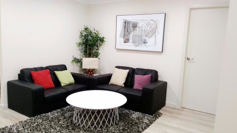 Modern 4-Bedroom House On Cunningham Near Singleton CBD Hunter Valley - Foster Accommodation 1