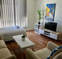 Modern Unit Near To Surfers Paradise - Foster Accommodation